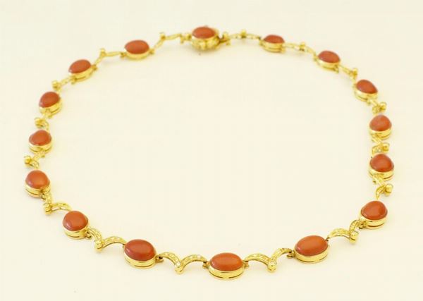COLLANA GIROCOLLO IN ORO GIALLO, DIAMANTI E                               