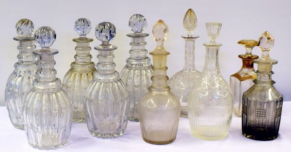 Dieci bottiglie, sec. XIX e XX, in cristallo  - Asta GIOIELLI, DIPINTI, ARREDI E OGGETTI D'ARTE - Poggio Bracciolini Casa d'Aste