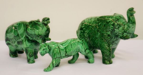 Tre sculture, sec. XX, in malachite,