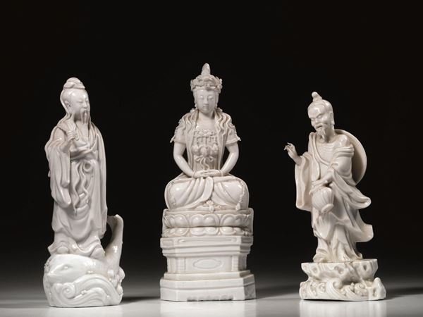 TRE FIGURE, CINA, SEC. XX  - Asta GIOIELLI, DIPINTI, ARREDI E OGGETTI D'ARTE - Poggio Bracciolini Casa d'Aste