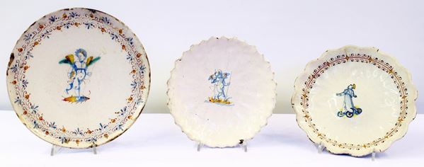 Tre alzate, Faenza, sec. XVIII, in maiolica