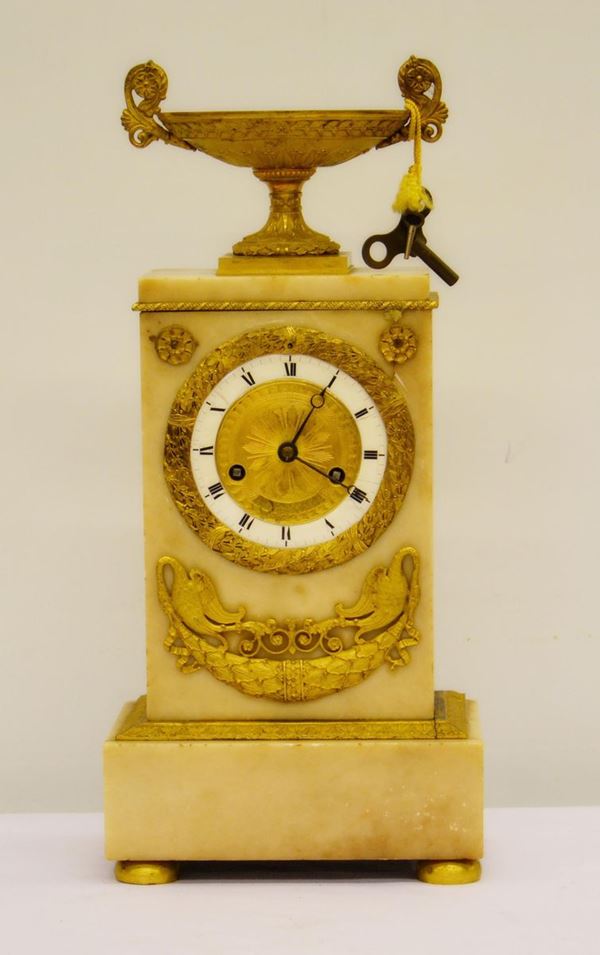 Orologio da tavolo, Francia, sec. XIX, in alabastro