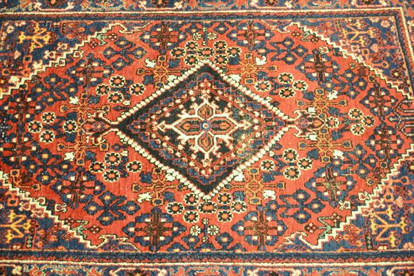 Tappeto persiano, sec. XX, fondo rosso  - Asta GIOIELLI, DIPINTI, ARREDI E OGGETTI D'ARTE - Poggio Bracciolini Casa d'Aste