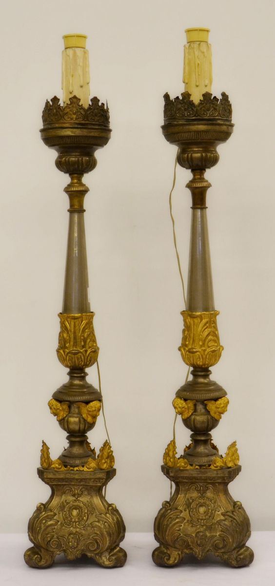 Coppia di candelieri, sec. XIX, in metallo argentato e