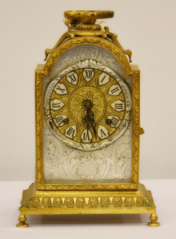 Orologio da tavolo, inizi sec. XX, in bronzo