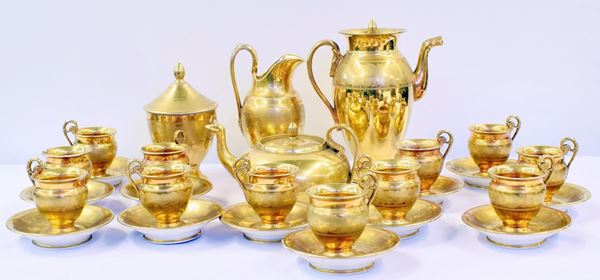 Servito da caff&egrave;, Impero, in porcella dorata  - Asta GIOIELLI, DIPINTI, ARREDI E OGGETTI D'ARTE - Poggio Bracciolini Casa d'Aste