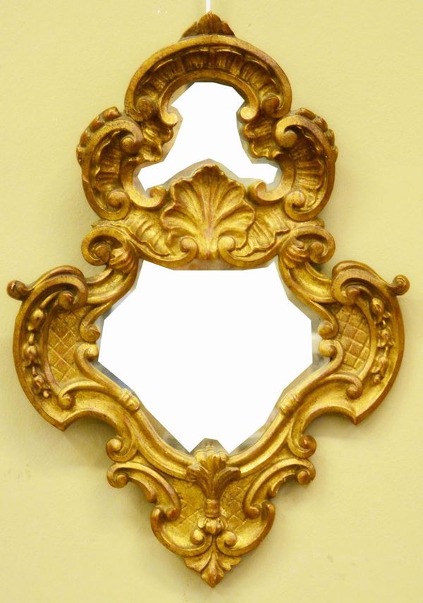 Specchiera, in stile '700, entro cornice in legno
