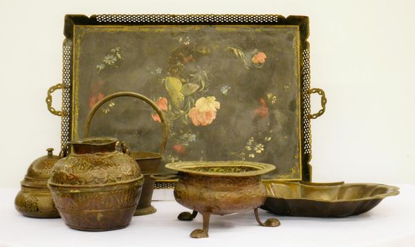 Due vassoi, due bacili, cofanetto e cestino,  - Asta GIOIELLI, DIPINTI, ARREDI E OGGETTI D'ARTE - Poggio Bracciolini Casa d'Aste
