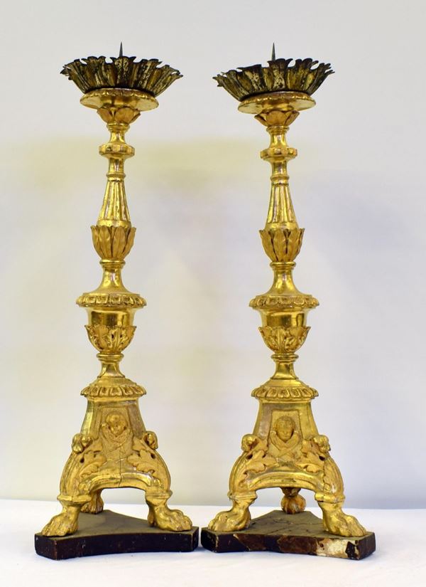 Coppia di candelabri, sec. XVIII, in legno  - Asta GIOIELLI, DIPINTI, ARREDI E OGGETTI D'ARTE - Poggio Bracciolini Casa d'Aste