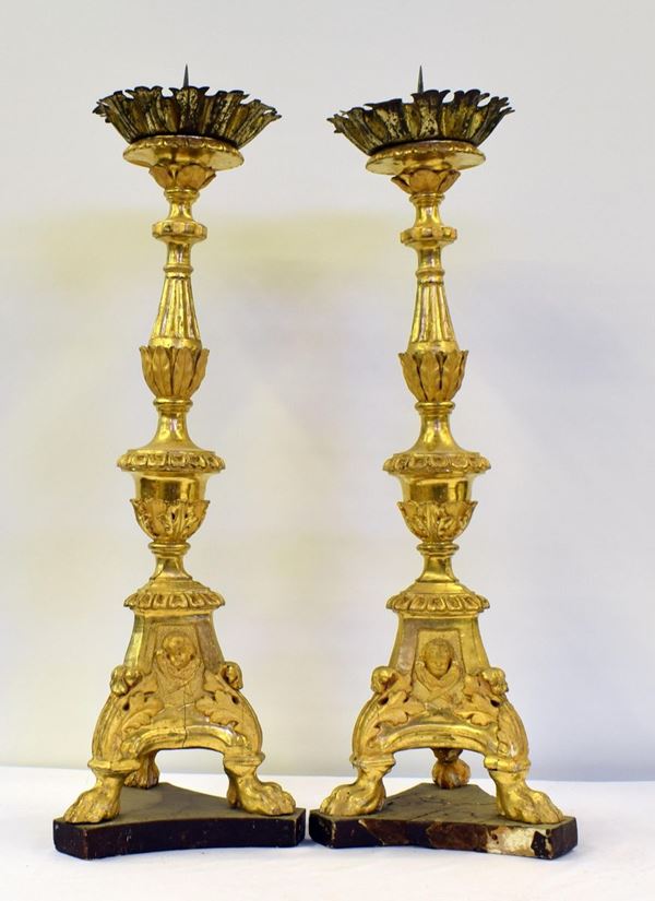 Coppia di candelabri, sec. XVIII, in legno