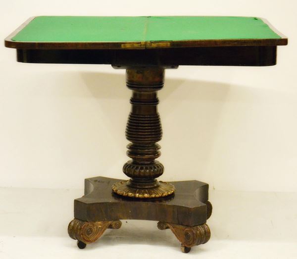 Tavolo da gioco, sec. XIX, in mogano,
