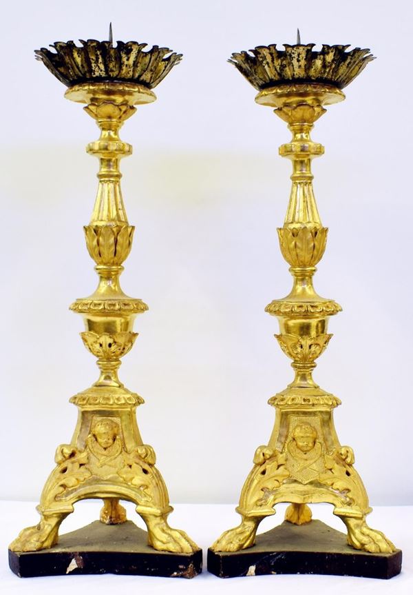 Coppia di candelabri, sec. XVIII, in legno