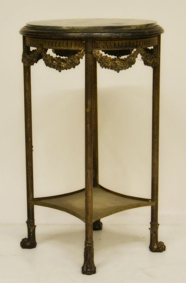 Tavolino, sec. XX, piano circolare  - Asta GIOIELLI, DIPINTI, ARREDI E OGGETTI D'ARTE - Poggio Bracciolini Casa d'Aste