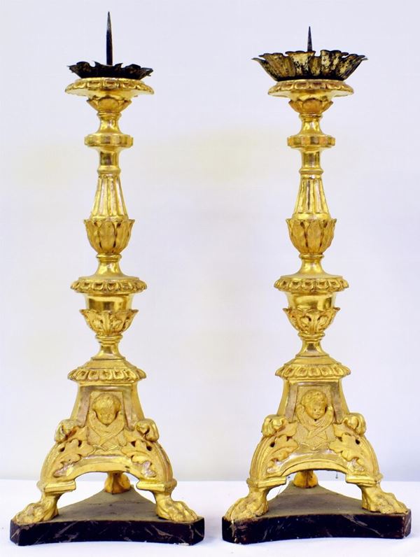 Coppia di candelabri, sec. XVIII, in legno