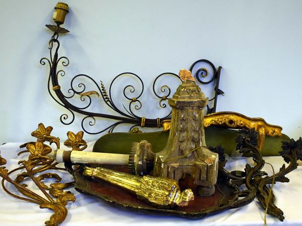 Lotto composto da tre applique , vassoio ,&nbsp;&nbsp;&nbsp;&nbsp;&nbsp;&nbsp;&nbsp;&nbsp;&nbsp;&nbsp;&nbsp;&nbsp;&nbsp;&nbsp;&nbsp;&nbsp;&nbsp;&nbsp;&nbsp;&nbsp;&nbsp;&nbsp;&nbsp;&nbsp;&nbsp;&nbsp;&nbsp;&nbsp;&nbsp;&nbsp;&nbsp;&nbsp;