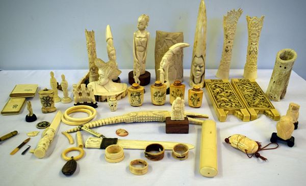 Lotto composto da quarantatre oggetti , sec. XX&nbsp;&nbsp;&nbsp;&nbsp;&nbsp;&nbsp;&nbsp;&nbsp;&nbsp;&nbsp;&nbsp;&nbsp;&nbsp;&nbsp;&nbsp;&nbsp;&nbsp;&nbsp;&nbsp;&nbsp;&nbsp;&nbsp;&nbsp;&nbsp;&nbsp;&nbsp;&nbsp;  - Asta ASTA A TEMPO - ANTIQUARIATO E COLLEZIONISMO - Poggio Bracciolini Casa d'Aste