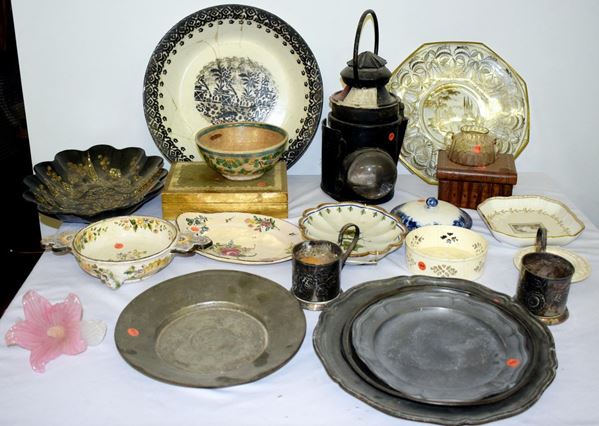 Lotto composto da ventidue soprammobili, sec.&nbsp;&nbsp;&nbsp;&nbsp;&nbsp;&nbsp;&nbsp;&nbsp;&nbsp;&nbsp;&nbsp;&nbsp;&nbsp;&nbsp;&nbsp;&nbsp;&nbsp;&nbsp;&nbsp;&nbsp;&nbsp;&nbsp;&nbsp;&nbsp;&nbsp;&nbsp;&nbsp;&nbsp;&nbsp;  - Asta ASTA A TEMPO - ANTIQUARIATO E COLLEZIONISMO - Poggio Bracciolini Casa d'Aste