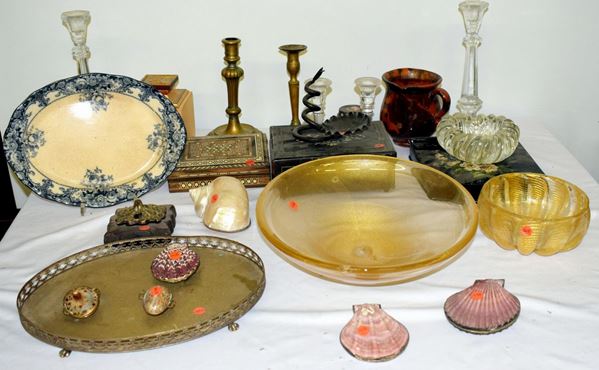 Lotto composto da ventisei oggetti,sec. XIX/XX&nbsp;&nbsp;&nbsp;&nbsp;&nbsp;&nbsp;&nbsp;&nbsp;&nbsp;&nbsp;&nbsp;&nbsp;&nbsp;&nbsp;&nbsp;&nbsp;&nbsp;&nbsp;&nbsp;&nbsp;&nbsp;&nbsp;&nbsp;&nbsp;&nbsp;&nbsp;&nbsp;&nbsp;  - Asta ASTA A TEMPO - ANTIQUARIATO E COLLEZIONISMO - Poggio Bracciolini Casa d'Aste