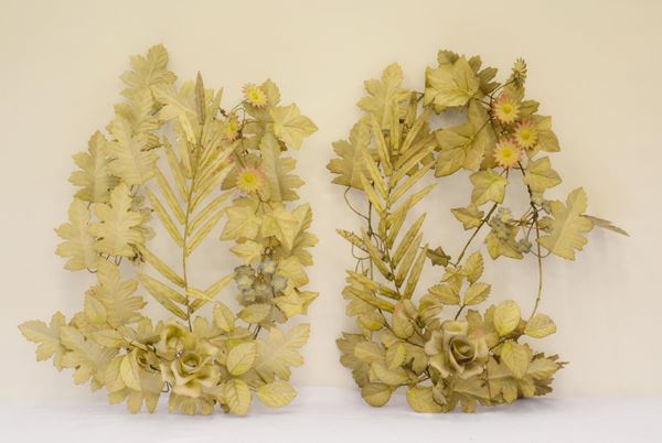 Due decorazioni, sec. XX, in metallo&nbsp;&nbsp;&nbsp;&nbsp;&nbsp;&nbsp;&nbsp;&nbsp;&nbsp;&nbsp;&nbsp;&nbsp;&nbsp;&nbsp;&nbsp;&nbsp;&nbsp;&nbsp;&nbsp;&nbsp;&nbsp;&nbsp;&nbsp;&nbsp;&nbsp;&nbsp;&nbsp;&nbsp;&nbsp;&nbsp;&nbsp;&nbsp;&nbsp;&nbsp;&nbsp;&nbsp;&nbsp;&nbsp;