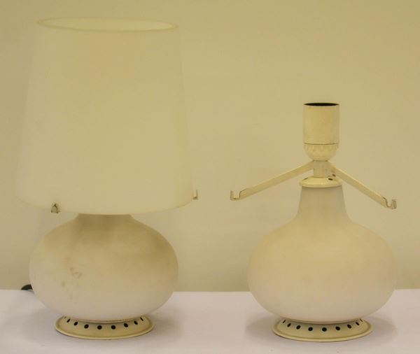 Coppia di lumi da tavolo, manifattura Fontana Arte,&nbsp;&nbsp;&nbsp;&nbsp;&nbsp;&nbsp;&nbsp;&nbsp;&nbsp;&nbsp;&nbsp;&nbsp;&nbsp;&nbsp;&nbsp;&nbsp;&nbsp;&nbsp;&nbsp;&nbsp;&nbsp;&nbsp;&nbsp;  - Asta ASTA A TEMPO - ANTIQUARIATO E COLLEZIONISMO - Poggio Bracciolini Casa d'Aste