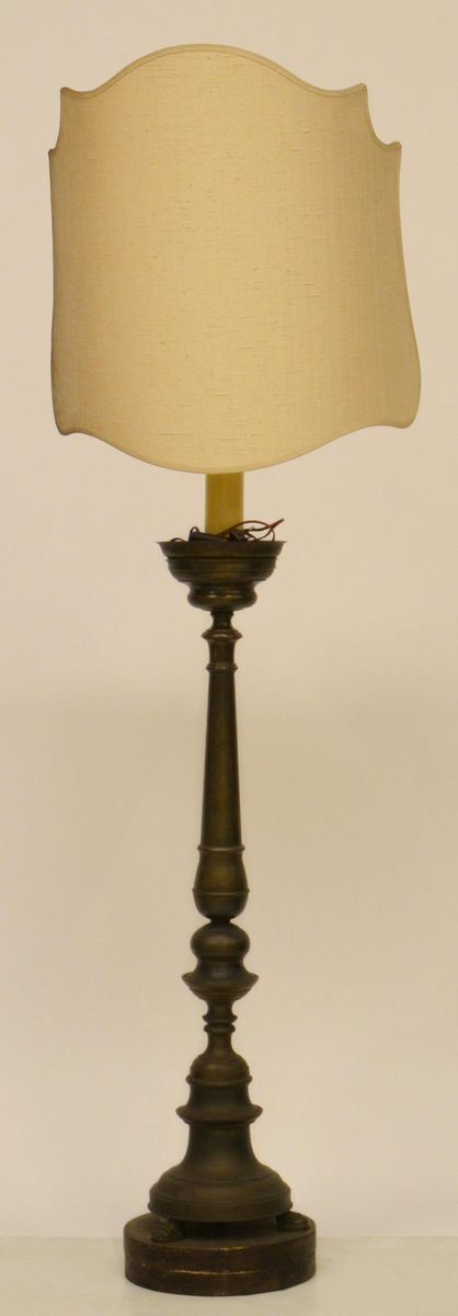 Torciera, inizi sec. XX, in metallo tornito,&nbsp;&nbsp;&nbsp;&nbsp;&nbsp;&nbsp;&nbsp;&nbsp;&nbsp;&nbsp;&nbsp;&nbsp;&nbsp;&nbsp;&nbsp;&nbsp;&nbsp;&nbsp;&nbsp;&nbsp;&nbsp;&nbsp;&nbsp;&nbsp;&nbsp;&nbsp;&nbsp;&nbsp;&nbsp;&nbsp;  - Asta ASTA A TEMPO - ANTIQUARIATO E COLLEZIONISMO - Poggio Bracciolini Casa d'Aste