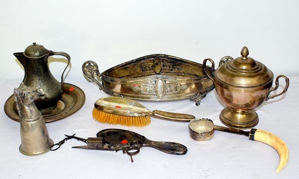 Lotto composto da dieci oggetti , sec. XIX/XX&nbsp;&nbsp;&nbsp;&nbsp;&nbsp;&nbsp;&nbsp;&nbsp;&nbsp;&nbsp;&nbsp;&nbsp;&nbsp;&nbsp;&nbsp;&nbsp;&nbsp;&nbsp;&nbsp;&nbsp;&nbsp;&nbsp;&nbsp;&nbsp;&nbsp;&nbsp;&nbsp;&nbsp;&nbsp;  - Asta ASTA A TEMPO - ANTIQUARIATO E COLLEZIONISMO - Poggio Bracciolini Casa d'Aste