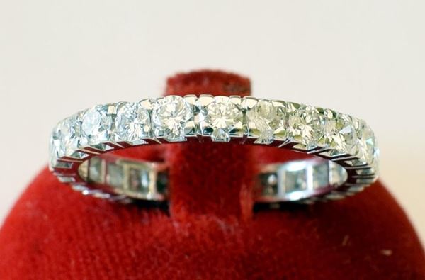 ANELLO VERETTA ETERNITY, IN ORO BIANCO E DIAMANTI&nbsp;&nbsp;&nbsp;&nbsp;&nbsp;&nbsp;&nbsp;&nbsp;&nbsp;&nbsp;&nbsp;&nbsp;&nbsp;&nbsp;&nbsp;&nbsp;&nbsp;&nbsp;&nbsp;&nbsp;&nbsp;&nbsp;&nbsp;&nbsp;&nbsp;
