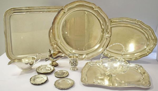 LOTTO COMPOSTO DA , QUATTRO VASSOI,  - Asta GIOIELLI, ARREDI D'ANTIQUARIATO, DIPINTI E SCULTURE - Poggio Bracciolini Casa d'Aste