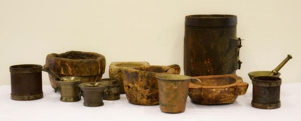Quattro mortai, tre contenitori, tre ciotole,  - Asta GIOIELLI, ARREDI D'ANTIQUARIATO, DIPINTI E SCULTURE - Poggio Bracciolini Casa d'Aste