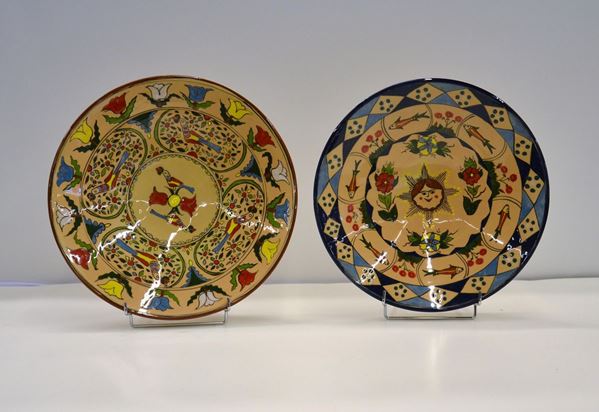 Piatto, arte orientale, sec. XX, decorato in policromia a