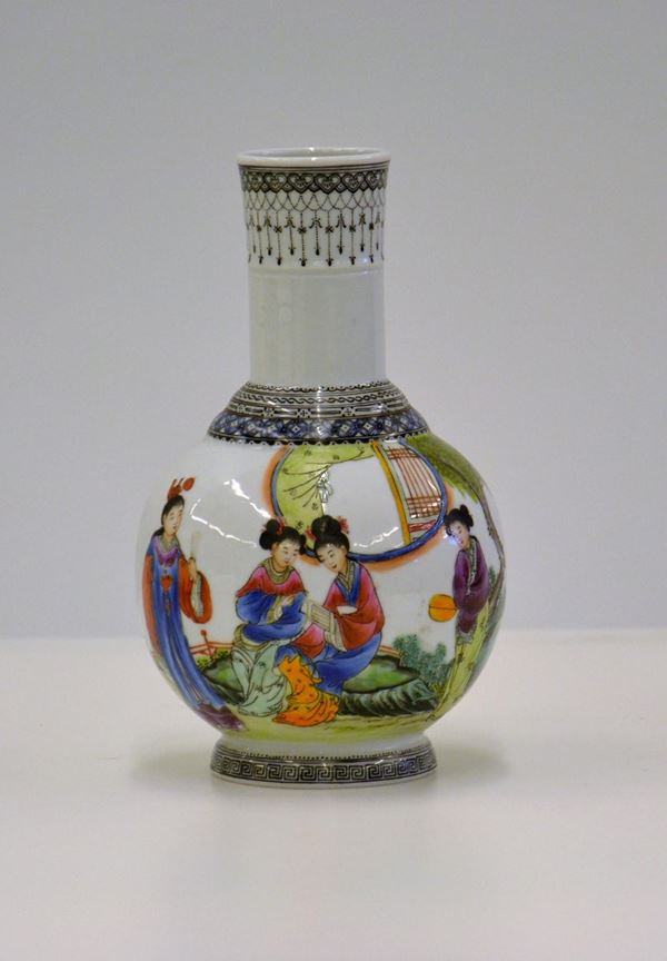 Vaso, Cina, sec. XX,  - Asta GIOIELLI, ARREDI D'ANTIQUARIATO, DIPINTI E SCULTURE - Poggio Bracciolini Casa d'Aste