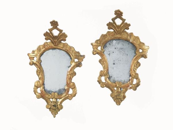 Coppia di specchiere, sec. XVIII, entro cornici in legno dorato
