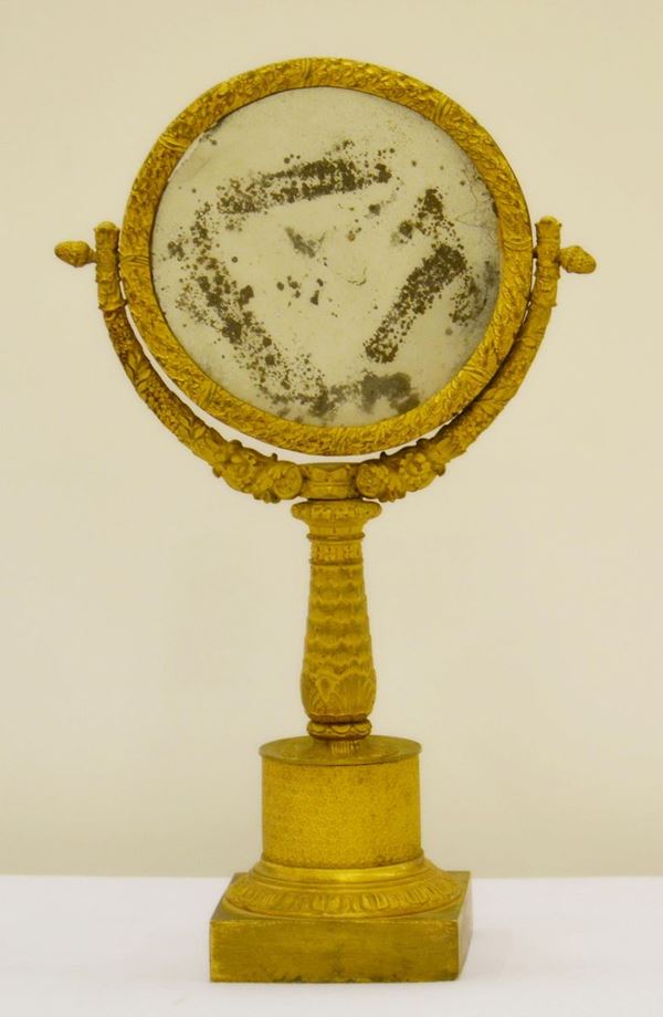 Piccola specchiera da tavolo, inizi sec. XIX,  - Asta GIOIELLI, ARREDI D'ANTIQUARIATO, DIPINTI E SCULTURE - Poggio Bracciolini Casa d'Aste
