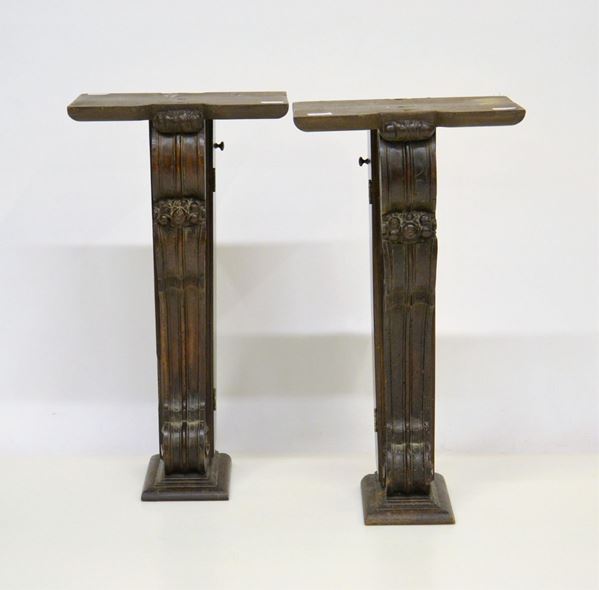 Coppia di mensoloni, sec. XX,  - Asta GIOIELLI, ARREDI D'ANTIQUARIATO, DIPINTI E SCULTURE - Poggio Bracciolini Casa d'Aste