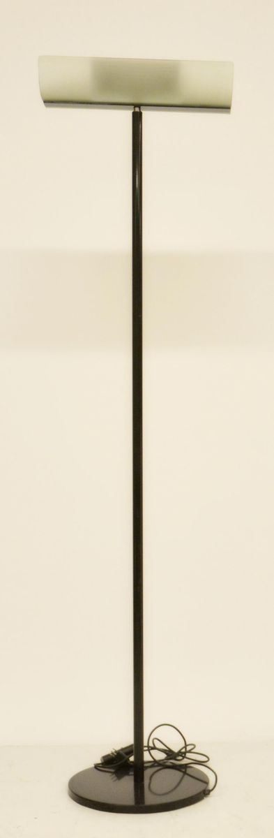Lampada da terra, design Norman Foster per Tecno,