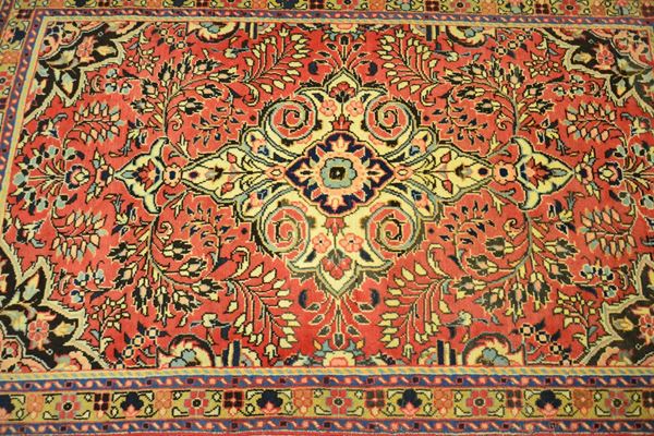 Tappeto persiano, sec XX,  - Asta GIOIELLI, ARREDI D'ANTIQUARIATO, DIPINTI E SCULTURE - Poggio Bracciolini Casa d'Aste