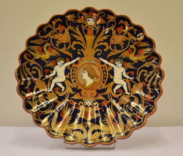 Piatto da parete, Gualdo tadino, inizi sec. XX,  - Asta GIOIELLI, ARREDI D'ANTIQUARIATO, DIPINTI E SCULTURE - Poggio Bracciolini Casa d'Aste