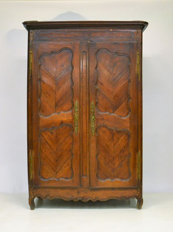 Armadio, sec. XVIII, lastronato in radica,  - Asta GIOIELLI, ARREDI D'ANTIQUARIATO, DIPINTI E SCULTURE - Poggio Bracciolini Casa d'Aste