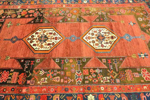 Tappeto persiano, fondo nei toni del  - Asta GIOIELLI, ARREDI D'ANTIQUARIATO, DIPINTI E SCULTURE - Poggio Bracciolini Casa d'Aste
