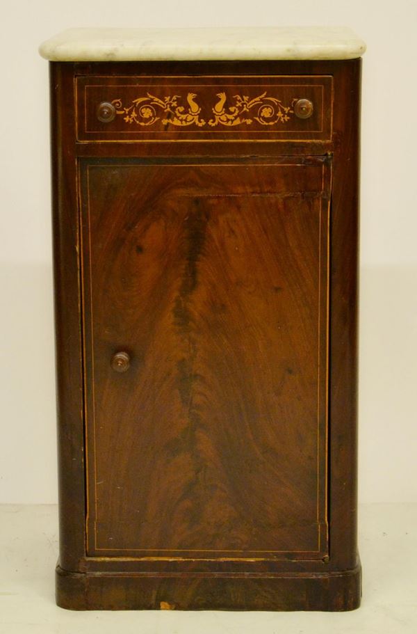 Comodino, Sec. XIX, lastronato in mogano,  - Asta GIOIELLI, ARREDI D'ANTIQUARIATO, DIPINTI E SCULTURE - Poggio Bracciolini Casa d'Aste