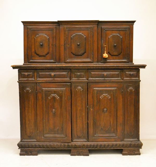 Credenza, sec. XVIII, in noce,
