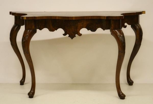 Consolle, sec. XVIII, lastronata in radica,  - Asta GIOIELLI, ARREDI D'ANTIQUARIATO, DIPINTI E SCULTURE - Poggio Bracciolini Casa d'Aste