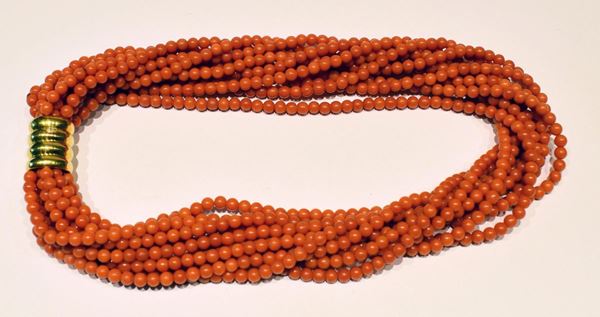 COLLANA IN ORO GIALLO E CORALLO