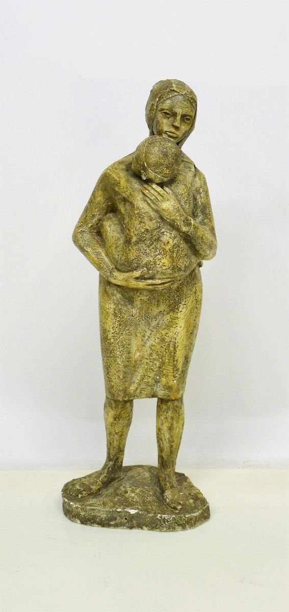 Scultura, sec. XX, in gesso patinato,&nbsp;&nbsp;&nbsp;&nbsp;&nbsp;&nbsp;&nbsp;&nbsp;&nbsp;&nbsp;&nbsp;&nbsp;&nbsp;&nbsp;&nbsp;&nbsp;&nbsp;&nbsp;&nbsp;&nbsp;&nbsp;&nbsp;&nbsp;&nbsp;&nbsp;&nbsp;&nbsp;&nbsp;&nbsp;&nbsp;&nbsp;&nbsp;&nbsp;&nbsp;&nbsp;&nbsp;&nbsp;