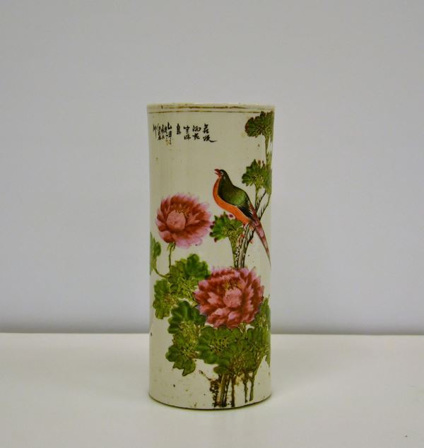 Vaso, Cina, sec. XIX, dinastia Quing, in porcellana smaltata