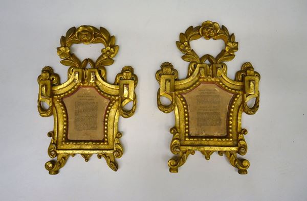 Coppia di cartaglorie, fine sec. XVIII, in legno