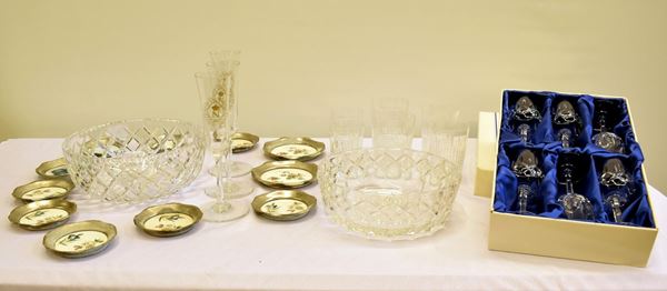 Trentatre bicchieri, sec. XX, in cristallo Baccarat,