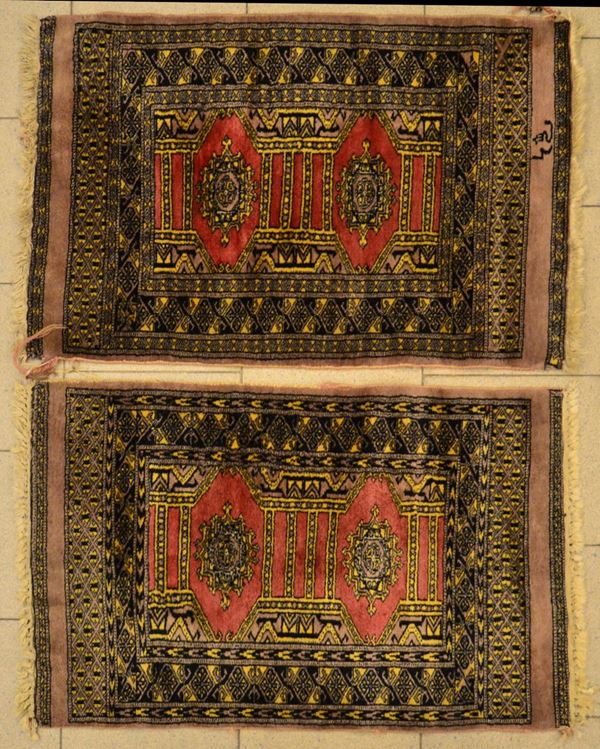 Coppia di tappeti, Pakistan, sec. XX,