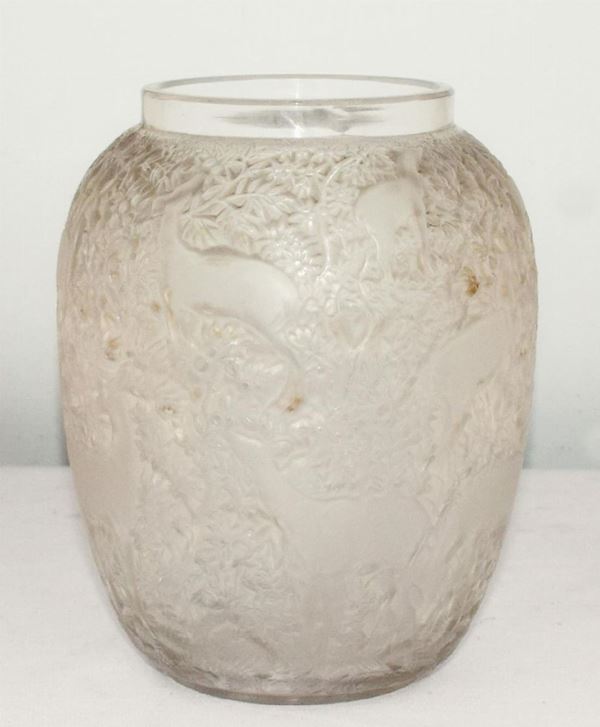 Vaso , sec. XX Lalique France&nbsp;&nbsp;&nbsp;&nbsp;&nbsp;&nbsp;&nbsp;&nbsp;&nbsp;&nbsp;&nbsp;&nbsp;&nbsp;&nbsp;&nbsp;&nbsp;&nbsp;&nbsp;&nbsp;&nbsp;&nbsp;&nbsp;&nbsp;&nbsp;&nbsp;&nbsp;&nbsp;&nbsp;&nbsp;&nbsp;&nbsp;&nbsp;&nbsp;&nbsp;&nbsp;&nbsp;&nbsp;&nbsp;&nbsp;&nbsp;&nbsp;&nbsp;&nbsp;&nbsp;&nbsp;