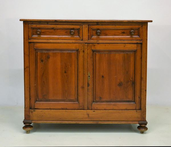 Credenza, fine sec. XIX, in legno di conifera,